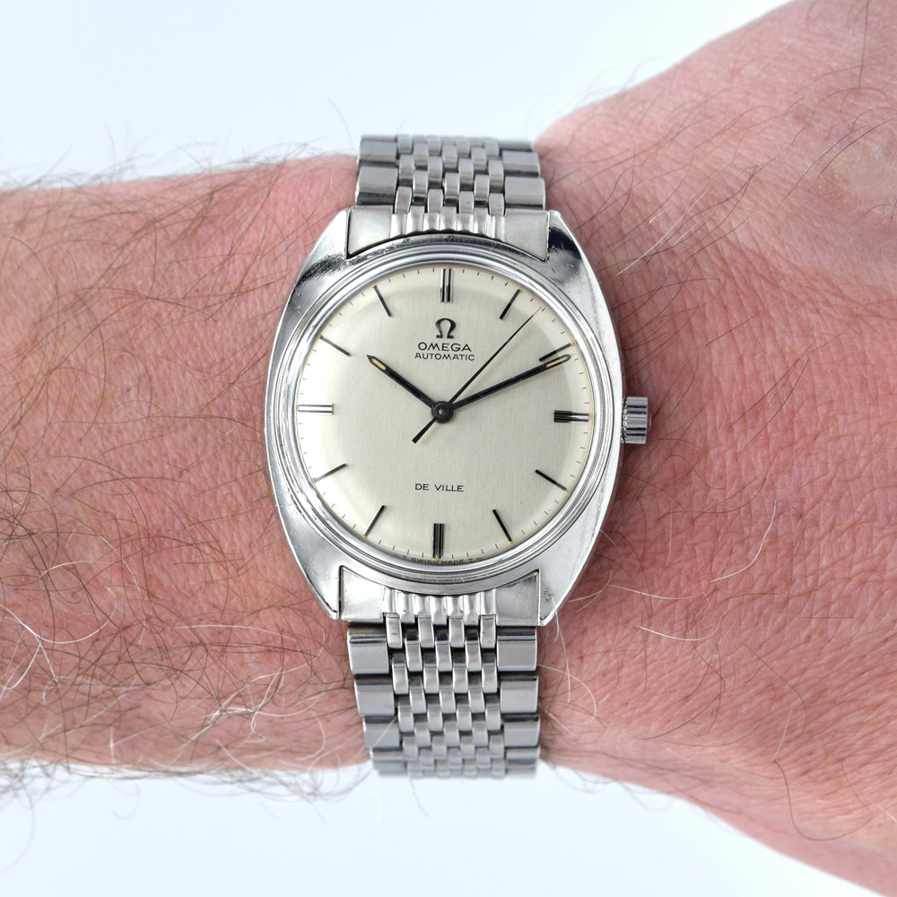 1968 Elegant Omega De Ville Automatic Model 165.029 in Stainless Steel on original Bracelet