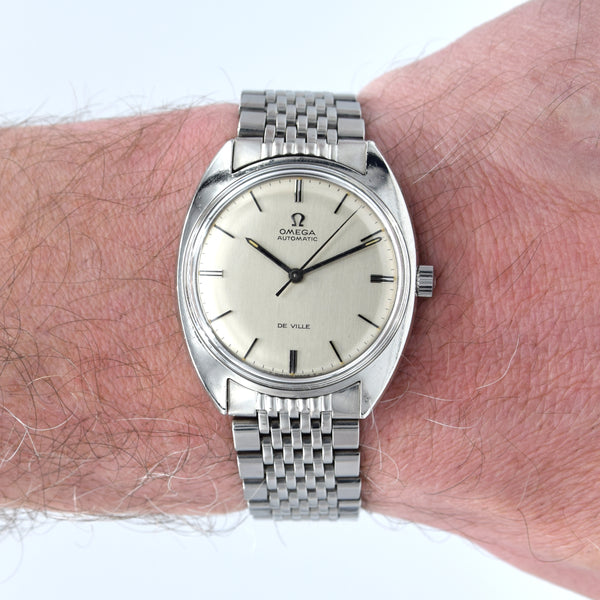 1968 Elegant Omega De Ville Automatic Model 165.029 in Stainless Steel on original Bracelet