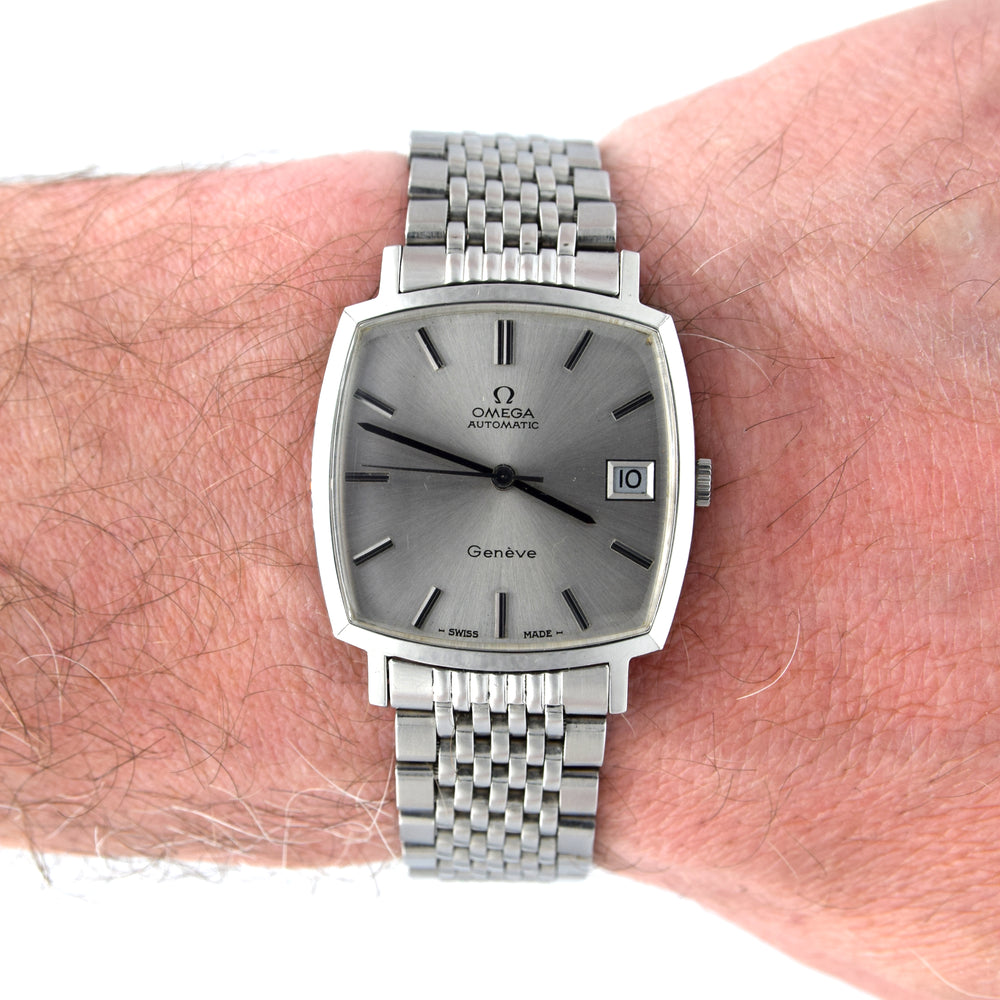 1973 Omega Genève “TV case” ref. 162.0052 steel automatic on Bracelet – silver sunburst dial – original plexi & crown