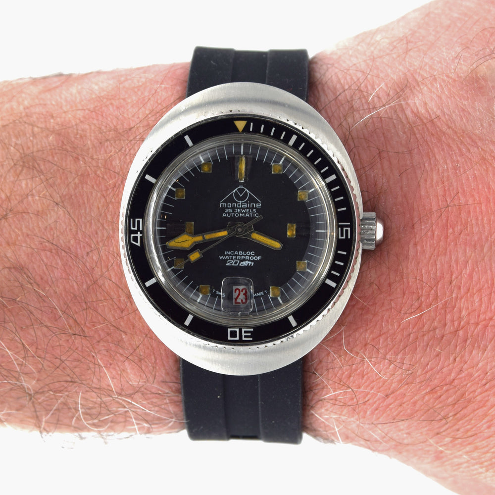 1970s Mondaine 'Egg' Oval Diver style large Automatic wristwatch Bakelite Bezel 38mm