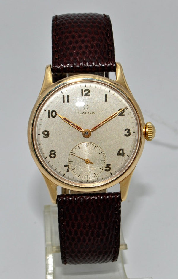 Omega Manual Wind Dress Watch with Arabic Numerals and Sub Seconds in 9ct Gold 1947