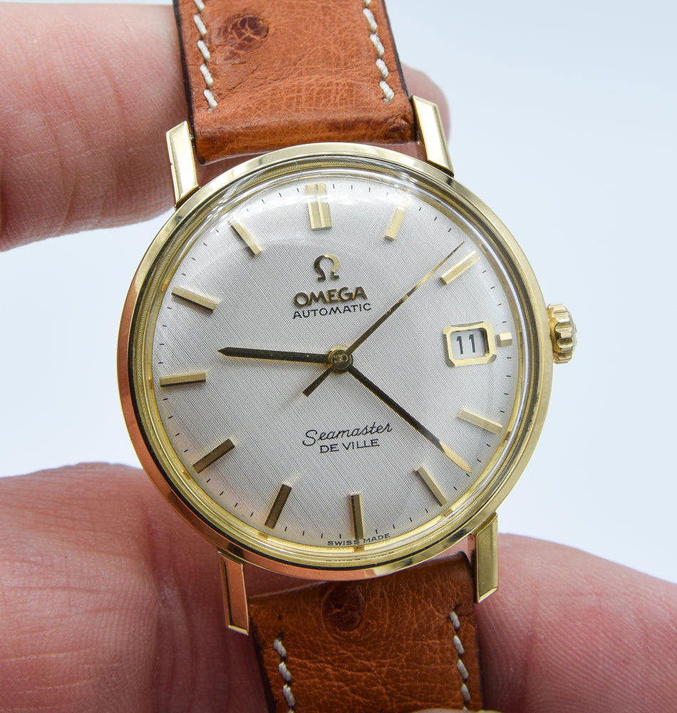 1963/64 Omega Automatic Seamaster De Ville Date Model 166.5020 in Solid 18k Gold with Linen Dial