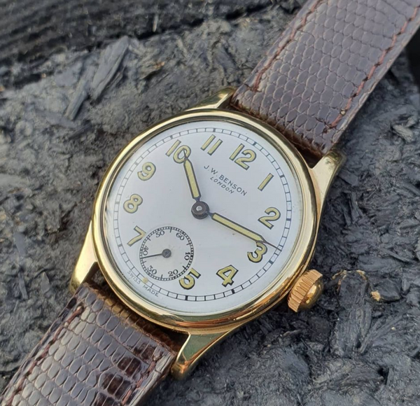 JW Benson with Arabic Numerals, Enamel Dial and Original Box in 9ct Gold 1946